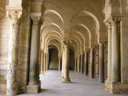 500px-Galerie_of_Great_Mosque_at_Kairouan.jpg